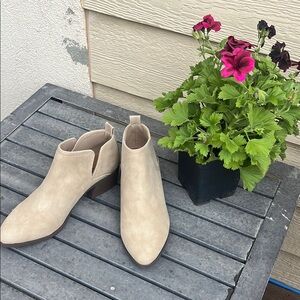 Women's Cream Ankle Boots